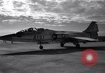 Image F-104 avion Taiwan Kuang Kuan base aérienne, 1960, de la seconde 50 séquences d'archives historiques vidéo 65675035618