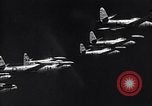 Immagine di Thunder Tigers cinese team acrobat Taiwan, 1958, secondo 13 filmato di repertorio 65675035626