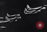 Immagine di Thunder Tigers cinese team acrobat Taiwan, 1958, secondo 16 filmato di repertorio 65675035626