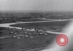 Immagine di Thunder Tigers cinese team acrobat Taiwan, 1958, secondo 53 filmato di repertorio 65675035626