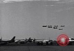 Standbild Thunder Tiger chinesische Acrobat Team Taiwan, 1958, aus Sekunde 5 historischem Filmmaterial Videoclip 65675035628