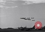 Standbild Thunder Tiger chinesische Acrobat Team Taiwan, 1958, aus Sekunde 6 historischem Filmmaterial Videoclip 65675035628