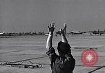 Standbild Thunder Tiger chinesische Acrobat Team Taiwan, 1958, aus Sekunde 10 historischem Filmmaterial Videoclip 65675035628