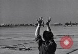 Standbild Thunder Tiger chinesische Acrobat Team Taiwan, 1958, aus Sekunde 11 historischem Filmmaterial Videoclip 65675035628