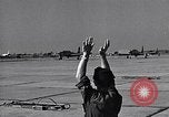 Standbild Thunder Tiger chinesische Acrobat Team Taiwan, 1958, aus Sekunde 12 historischem Filmmaterial Videoclip 65675035628