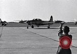 Standbild Thunder Tiger chinesische Acrobat Team Taiwan, 1958, aus Sekunde 17 historischem Filmmaterial Videoclip 65675035628