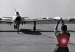 Standbild Thunder Tiger chinesische Acrobat Team Taiwan, 1958, aus Sekunde 25 historischem Filmmaterial Videoclip 65675035628