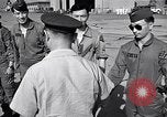 Standbild Thunder Tiger chinesische Acrobat Team Taiwan, 1958, aus Sekunde 62 historischem Filmmaterial Videoclip 65675035628