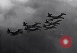 Standbild Thunder Tiger chinesische Acrobat Team Taiwan, 1958, aus Sekunde 5 historischem Filmmaterial Videoclip 65675035629