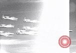 Standbild Thunder Tiger chinesische Acrobat Team Taiwan, 1958, aus Sekunde 8 historischem Filmmaterial Videoclip 65675035629
