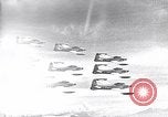 Standbild Thunder Tiger chinesische Acrobat Team Taiwan, 1958, aus Sekunde 14 historischem Filmmaterial Videoclip 65675035629
