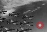 Standbild Thunder Tiger chinesische Acrobat Team Taiwan, 1958, aus Sekunde 32 historischem Filmmaterial Videoclip 65675035629