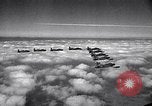 Standbild Thunder Tiger chinesische Acrobat Team Taiwan, 1958, aus Sekunde 52 historischem Filmmaterial Videoclip 65675035629