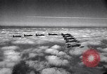 Standbild Thunder Tiger chinesische Acrobat Team Taiwan, 1958, aus Sekunde 53 historischem Filmmaterial Videoclip 65675035629