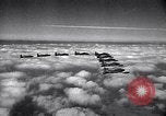 Standbild Thunder Tiger chinesische Acrobat Team Taiwan, 1958, aus Sekunde 54 historischem Filmmaterial Videoclip 65675035629