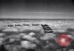Standbild Thunder Tiger chinesische Acrobat Team Taiwan, 1958, aus Sekunde 57 historischem Filmmaterial Videoclip 65675035629