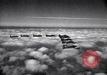Standbild Thunder Tiger chinesische Acrobat Team Taiwan, 1958, aus Sekunde 58 historischem Filmmaterial Videoclip 65675035629