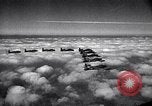 Standbild Thunder Tiger chinesische Acrobat Team Taiwan, 1958, aus Sekunde 62 historischem Filmmaterial Videoclip 65675035629