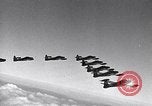 Standbild Thunder Tiger chinesische Acrobat Team Taiwan, 1958, aus Sekunde 17 historischem Filmmaterial Videoclip 65675035631
