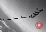 Standbild Thunder Tiger chinesische Acrobat Team Taiwan, 1958, aus Sekunde 32 historischem Filmmaterial Videoclip 65675035631