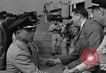 Standbild Thunder Tiger chinesische Acrobat Team Taiwan, 1958, aus Sekunde 27 historischem Filmmaterial Videoclip 65675035632