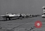 Standbild Thunder Tiger chinesische Acrobat Team Taiwan, 1958, aus Sekunde 35 historischem Filmmaterial Videoclip 65675035632