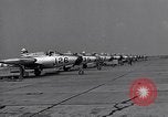 Standbild Thunder Tiger chinesische Acrobat Team Taiwan, 1958, aus Sekunde 37 historischem Filmmaterial Videoclip 65675035632