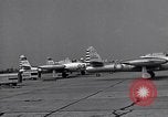 Standbild Thunder Tiger chinesische Acrobat Team Taiwan, 1958, aus Sekunde 44 historischem Filmmaterial Videoclip 65675035632