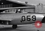 Standbild Thunder Tiger chinesische Acrobat Team Taiwan, 1958, aus Sekunde 55 historischem Filmmaterial Videoclip 65675035632