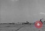 Standbild Thunder Tiger chinesische Acrobat Team Taiwan, 1958, aus Sekunde 62 historischem Filmmaterial Videoclip 65675035632