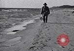 Standbild Küstenwache Strandpatrouille Muskegon Michigan USA, 1916, aus Sekunde 3 historischem Filmmaterial Videoclip 65675035669