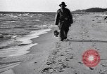 Standbild Küstenwache Strandpatrouille Muskegon Michigan USA, 1916, aus Sekunde 6 historischem Filmmaterial Videoclip 65675035669