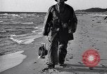 Standbild Küstenwache Strandpatrouille Muskegon Michigan USA, 1916, aus Sekunde 10 historischem Filmmaterial Videoclip 65675035669