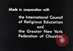 Standbild Kontrast zwischen dem reichen und dem armen New York City der 1930er Jahre New York City USA, 1939, aus Sekunde 42 historischem Filmmaterial Videoclip 65675035672