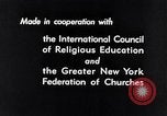 Standbild Kontrast zwischen dem reichen und dem armen New York City der 1930er Jahre New York City USA, 1939, aus Sekunde 44 historischem Filmmaterial Videoclip 65675035672