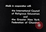 Standbild Kontrast zwischen dem reichen und dem armen New York City der 1930er Jahre New York City USA, 1939, aus Sekunde 48 historischem Filmmaterial Videoclip 65675035672