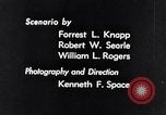Standbild Kontrast zwischen dem reichen und dem armen New York City der 1930er Jahre New York City USA, 1939, aus Sekunde 60 historischem Filmmaterial Videoclip 65675035672