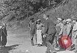 Standbild Kinder beim Spielen während der Großen Depression New York City USA, 1939, aus Sekunde 42 historischem Filmmaterial Videoclip 65675035673