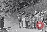 Standbild Kinder beim Spielen während der Großen Depression New York City USA, 1939, aus Sekunde 44 historischem Filmmaterial Videoclip 65675035673