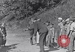 Standbild Kinder beim Spielen während der Großen Depression New York City USA, 1939, aus Sekunde 48 historischem Filmmaterial Videoclip 65675035673
