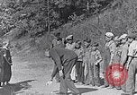 Standbild Kinder beim Spielen während der Großen Depression New York City USA, 1939, aus Sekunde 49 historischem Filmmaterial Videoclip 65675035673