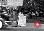 Standbild Kinder beim Spielen während der Großen Depression New York City USA, 1939, aus Sekunde 58 historischem Filmmaterial Videoclip 65675035673