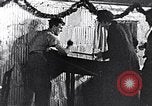 Standbild Formen des Glücksspiels New York City USA, 1939, aus Sekunde 20 historischem Filmmaterial Videoclip 65675035679