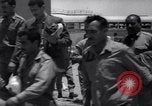 Standbild Israel und Jordanien Austausch von Gefangenen der Allenby Brücke Jordanien, 1967, aus Sekunde 31 historischem Filmmaterial Videoclip 65675035694
