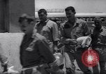 Standbild Israel und Jordanien Austausch von Gefangenen der Allenby Brücke Jordanien, 1967, aus Sekunde 33 historischem Filmmaterial Videoclip 65675035694