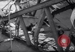 Standbild Israel und Jordanien Austausch von Gefangenen der Allenby Brücke Jordanien, 1967, aus Sekunde 40 historischem Filmmaterial Videoclip 65675035694