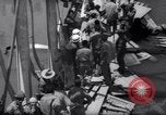 Standbild Israel und Jordanien Austausch von Gefangenen der Allenby Brücke Jordanien, 1967, aus Sekunde 45 historischem Filmmaterial Videoclip 65675035694