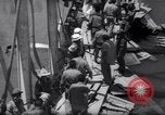 Standbild Israel und Jordanien Austausch von Gefangenen der Allenby Brücke Jordanien, 1967, aus Sekunde 48 historischem Filmmaterial Videoclip 65675035694
