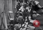 Standbild Israel und Jordanien Austausch von Gefangenen der Allenby Brücke Jordanien, 1967, aus Sekunde 51 historischem Filmmaterial Videoclip 65675035694