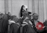 Standbild Papst Paul VI Offiziell erhebt den neuen Kardinälen in der Sixtinischen Kapelle Rom Italien, 1967, aus Sekunde 51 historischem Filmmaterial Videoclip 65675035695
